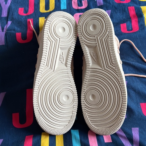 Nike Air Force One - Picture 4 of 6